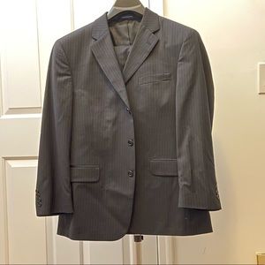 Men’s Stripe Charcoal Suit 42S New